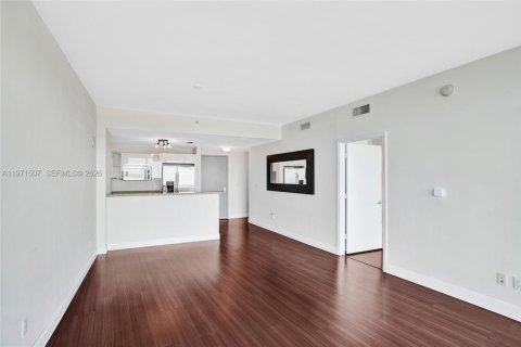 Condominio en venta en Miami, Florida, 1 dormitorio, 70.7 m2 № 2032291 - foto 25
