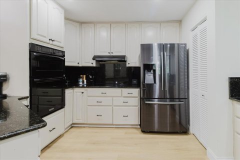 Купить виллу или дом в Ривервью, Флорида 5 комнат, 208.38м2, № 2093540 - фото 17