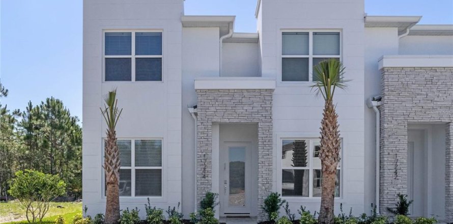 Townhouse in Clermont, Florida 4 bedrooms, 175.4 sq.m. № 2130443