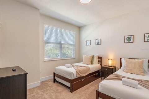 Townhouse in Clermont, Florida 4 bedrooms, 175.4 sq.m. № 2130443 - photo 7