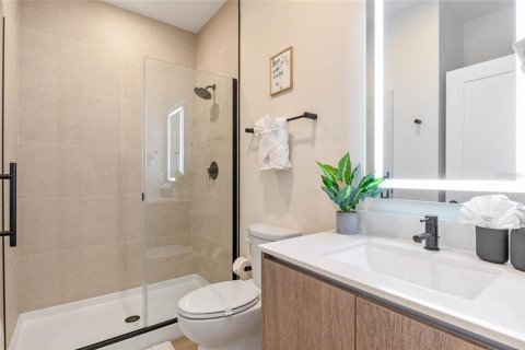 Townhouse in Clermont, Florida 4 bedrooms, 175.4 sq.m. № 2130443 - photo 12