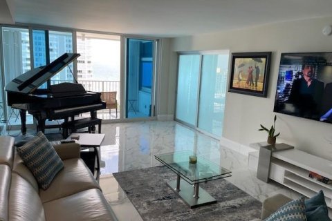 Condo in Pompano Beach, Florida, 2 bedrooms  № 2246780 - photo 4