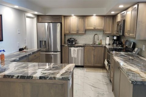 Condo in Pompano Beach, Florida, 2 bedrooms  № 2246780 - photo 6