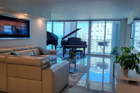 Condo in Pompano Beach, Florida, 2 bedrooms  № 2246780 - photo 14