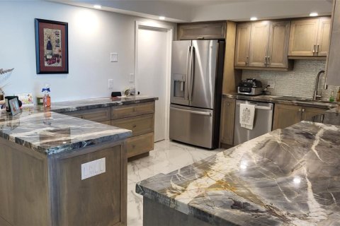 Condo in Pompano Beach, Florida, 2 bedrooms  № 2246780 - photo 18