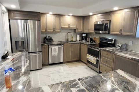Condo in Pompano Beach, Florida, 2 bedrooms  № 2246780 - photo 20