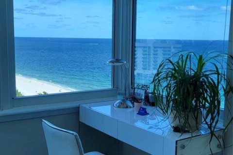 Condo in Pompano Beach, Florida, 2 bedrooms  № 2246780 - photo 30