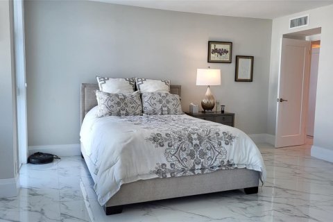 Condo in Pompano Beach, Florida, 2 bedrooms  № 2246780 - photo 28
