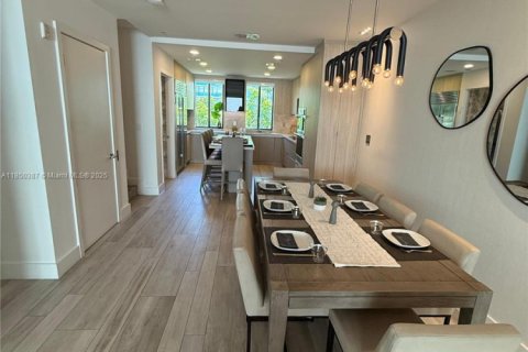 Condominio en venta en Bay Harbor Islands, Florida, 5 dormitorios, 248.51 m2 № 1857254 - foto 27
