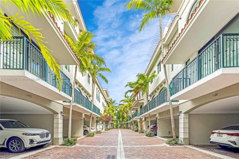 Condominio en venta en Bay Harbor Islands, Florida, 5 dormitorios, 248.51 m2 № 1857254 - foto 20