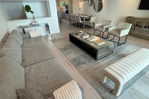 Condominio en venta en Bay Harbor Islands, Florida, 5 dormitorios, 248.51 m2 № 1857254 - foto 24