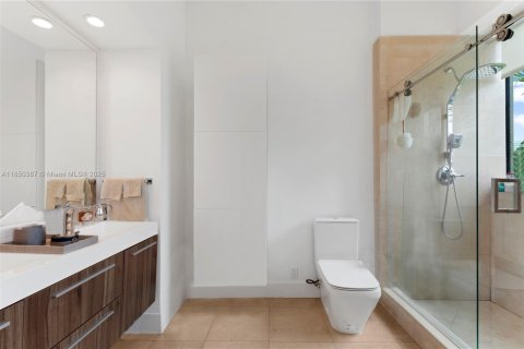 Condominio en venta en Bay Harbor Islands, Florida, 5 dormitorios, 248.51 m2 № 1857254 - foto 15