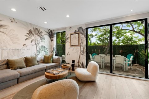 Condominio en venta en Bay Harbor Islands, Florida, 5 dormitorios, 248.51 m2 № 1857254 - foto 3