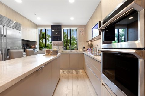 Condominio en venta en Bay Harbor Islands, Florida, 5 dormitorios, 248.51 m2 № 1857254 - foto 6