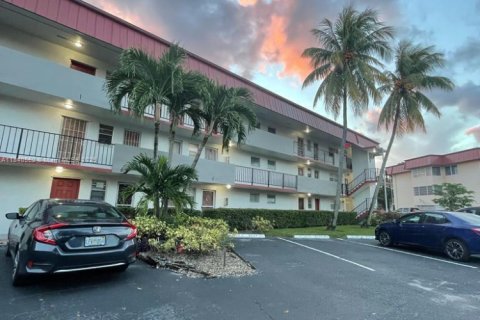 Condominio en venta en Miami Gardens, Florida, 1 dormitorio, 88.63 m2 № 1830781 - foto 1