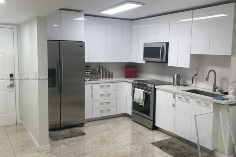 Condominio en venta en Miami Gardens, Florida, 1 dormitorio, 88.63 m2 № 1830781 - foto 5