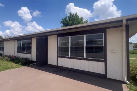 Commercial property in Winter Haven, Florida № 1776716 - photo 1