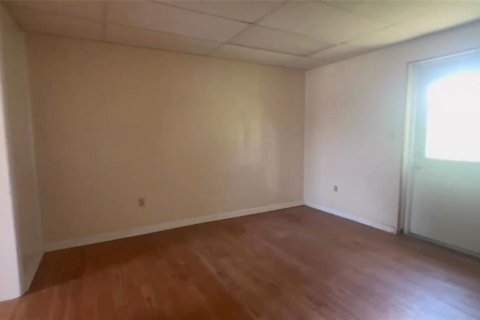 Commercial property in Winter Haven, Florida № 1776716 - photo 3