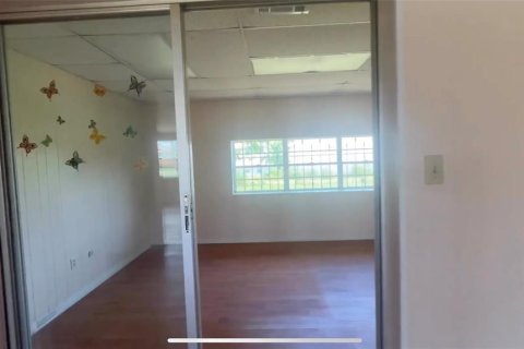 Commercial property in Winter Haven, Florida № 1776716 - photo 5