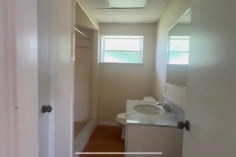 Commercial property in Winter Haven, Florida № 1776716 - photo 7