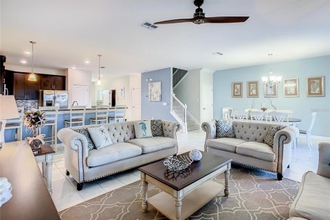 House in Davenport, Florida 8 bedrooms, 363.15 sq.m. № 1906159 - photo 16