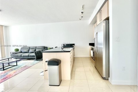 Copropriété à louer à Miami, Floride: 1 chambre, 64.38 m2 № 2029086 - photo 3