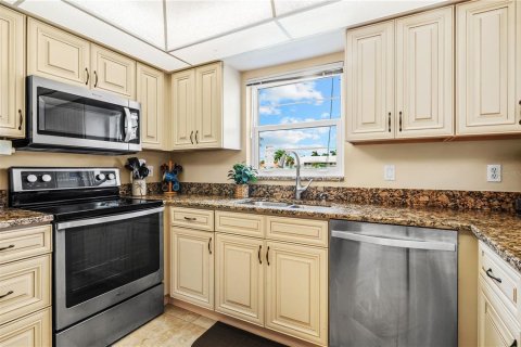 Condominio en venta en Punta Gorda, Florida, 2 dormitorios, 130.53 m2 № 2097791 - foto 6
