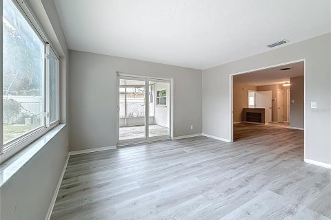 House in Saint Petersburg, Florida 3 bedrooms, 155.52 sq.m. № 1901068 - photo 22