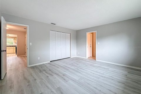 House in Saint Petersburg, Florida 3 bedrooms, 155.52 sq.m. № 1901068 - photo 17