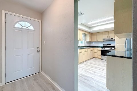 House in Saint Petersburg, Florida 3 bedrooms, 155.52 sq.m. № 1901068 - photo 4
