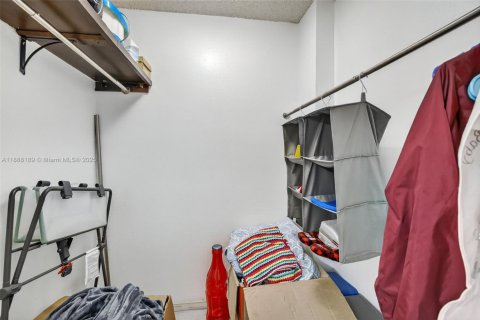 Condominio en venta en Plantation, Florida, 1 dormitorio, 63.17 m2 № 1943566 - foto 16