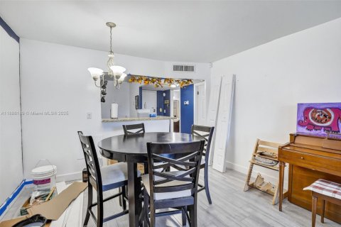 Condominio en venta en Plantation, Florida, 1 dormitorio, 63.17 m2 № 1943566 - foto 11