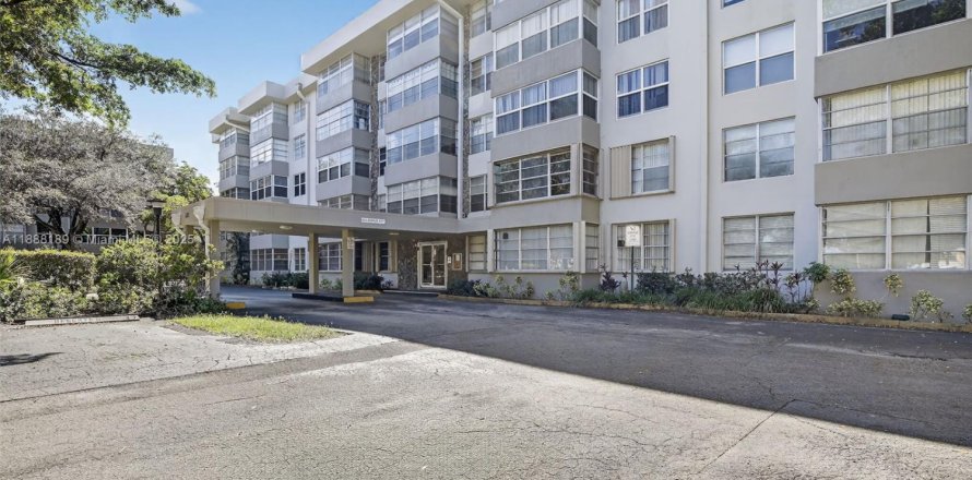 Condominio en Plantation, Florida, 1 dormitorio  № 1943566