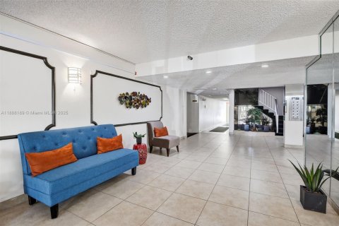 Condominio en venta en Plantation, Florida, 1 dormitorio, 63.17 m2 № 1943566 - foto 21