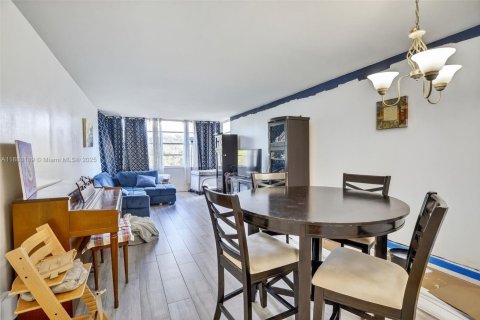 Condominio en venta en Plantation, Florida, 1 dormitorio, 63.17 m2 № 1943566 - foto 7