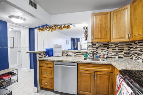 Condominio en venta en Plantation, Florida, 1 dormitorio, 63.17 m2 № 1943566 - foto 8