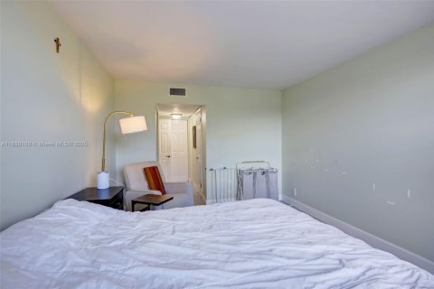 Condominio en venta en Plantation, Florida, 1 dormitorio, 63.17 m2 № 1943566 - foto 18