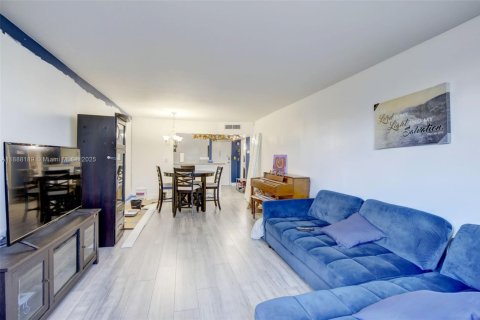 Condominio en venta en Plantation, Florida, 1 dormitorio, 63.17 m2 № 1943566 - foto 6