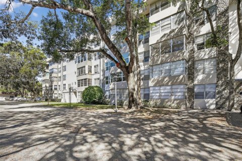 Condominio en venta en Plantation, Florida, 1 dormitorio, 63.17 m2 № 1943566 - foto 25
