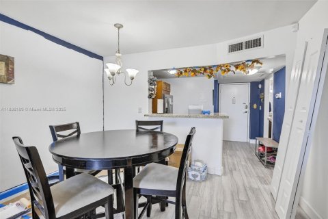 Condominio en venta en Plantation, Florida, 1 dormitorio, 63.17 m2 № 1943566 - foto 10