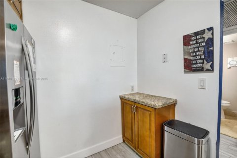 Condominio en venta en Plantation, Florida, 1 dormitorio, 63.17 m2 № 1943566 - foto 12