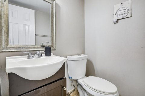 Condominio en venta en Plantation, Florida, 1 dormitorio, 63.17 m2 № 1943566 - foto 19