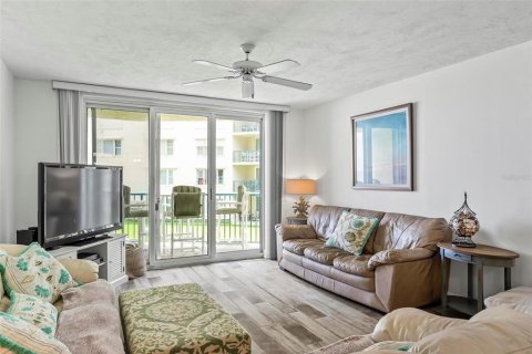 Condo in Ponce Inlet, Florida, 3 bedrooms  № 1773742 - photo 19