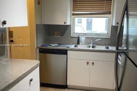 Touwnhouse à louer à Oakland Park, Floride: 2 chambres, 92.9 m2 № 2171239 - photo 2