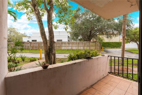 Condominio en venta en Miami, Florida, 1 dormitorio, 81.29 m2 № 2023717 - foto 13