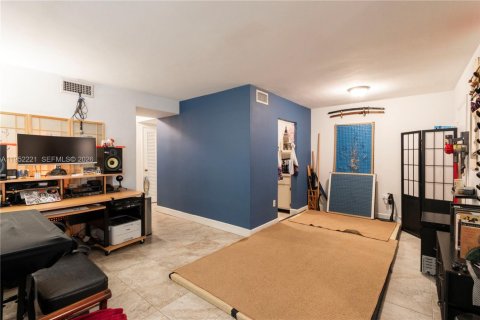 Condominio en venta en Miami, Florida, 1 dormitorio, 81.29 m2 № 2023717 - foto 5