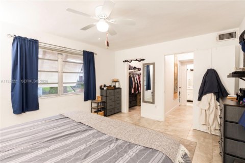 Condominio en venta en Miami, Florida, 1 dormitorio, 81.29 m2 № 2023717 - foto 14