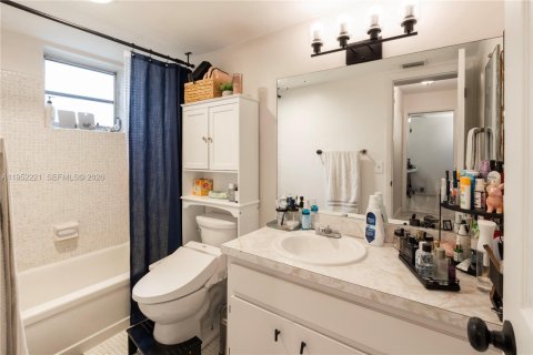 Condominio en venta en Miami, Florida, 1 dormitorio, 81.29 m2 № 2023717 - foto 19