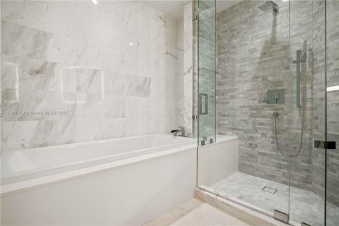Copropriété à vendre à Miami, Floride: 2 chambres, 144.93 m2 № 2018733 - photo 25