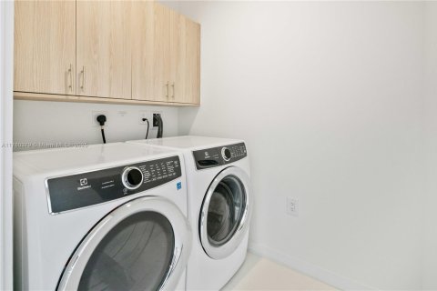 Copropriété à vendre à Miami, Floride: 2 chambres, 144.93 m2 № 2018733 - photo 16